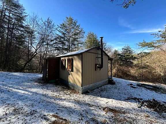2nd image of 98 Mulberry Ln