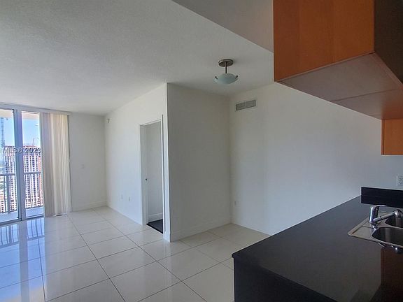 3rd image of 1750 N Bayshore Dr APT 3315