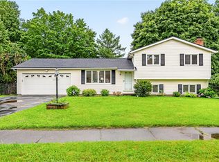 12 Teresa Cir, Rochester, NY 14624
