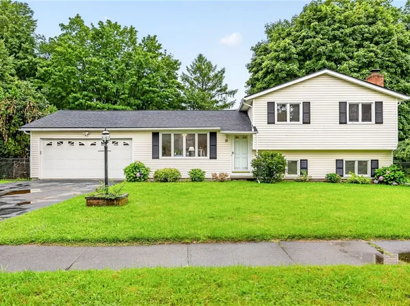 12 Teresa Cir, Rochester, NY 14624