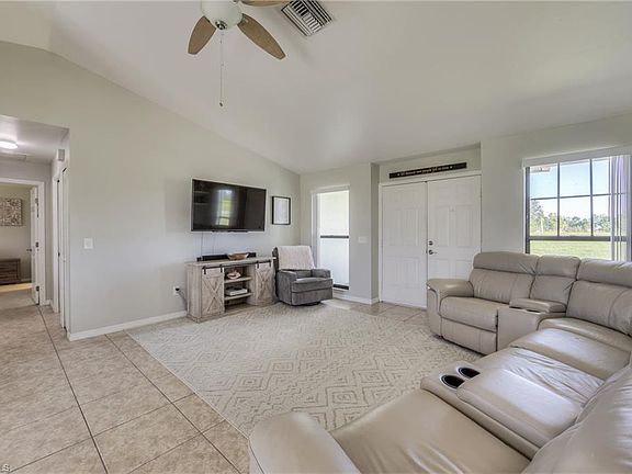 2nd image of 622 SW 25th St