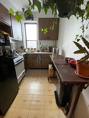 Rented by Roz Khan, LREB | media 2