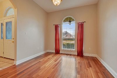 2nd image of 29771 Oak Dr