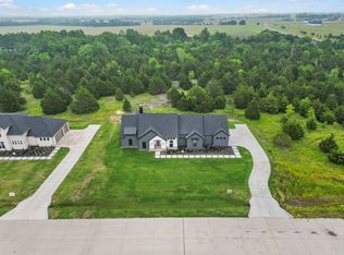 3050 Glen Oaks Dr, Waxahachie, TX 75165