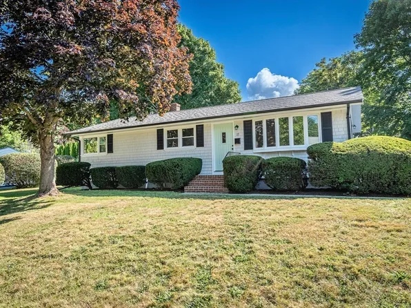 17 Hamlet St, Fairhaven, MA 02719