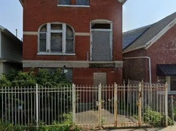 2621 W Gladys Ave, Chicago, IL 60612