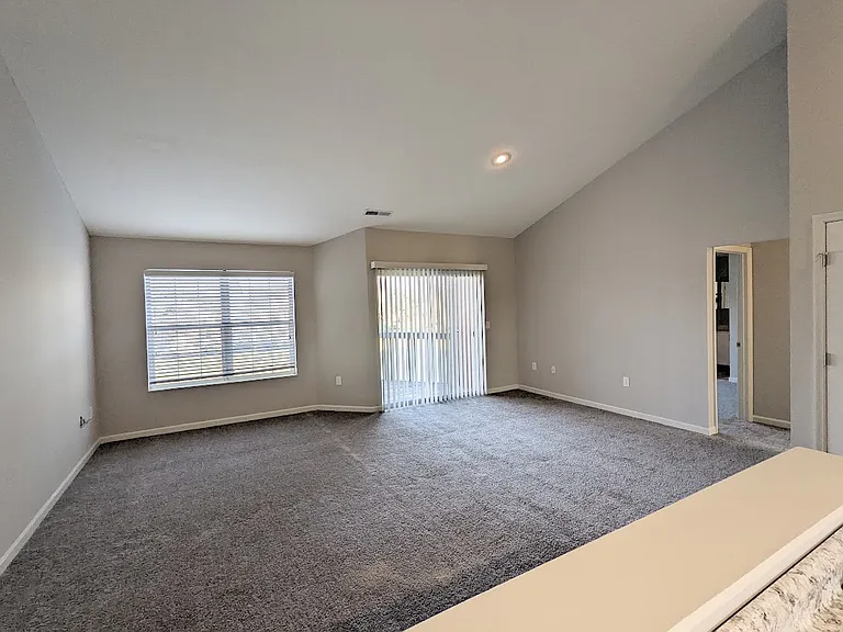 Spinnaker Cove Apartments — Photo 53