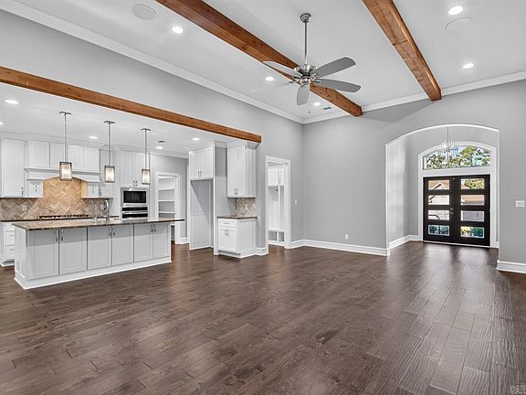 4th image of 85 Clervaux Dr