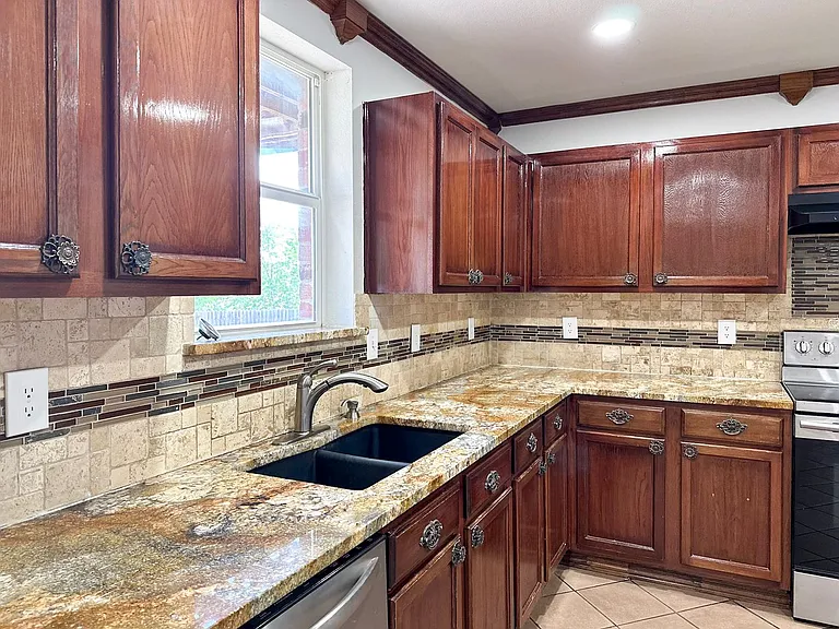 5049 Mosaic Dr — Photo 6