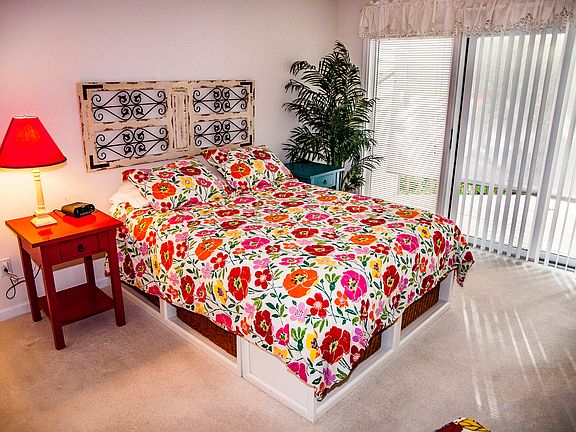 5th image of 317 Lake Catherine Cir #317