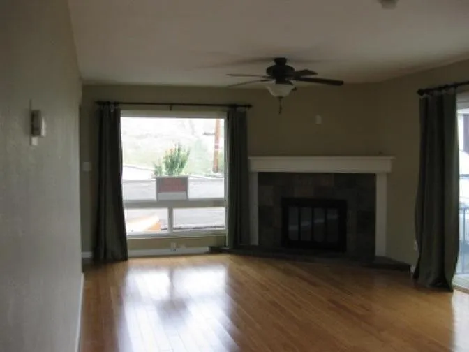 3 bed, 1.5 bath, 1191 sqft, $1,550 — Photo 3