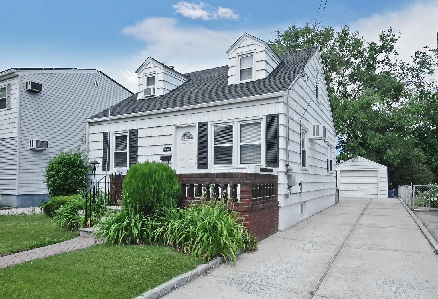 954 N 6th St, New Hyde Park, NY 11040 | Zillow
