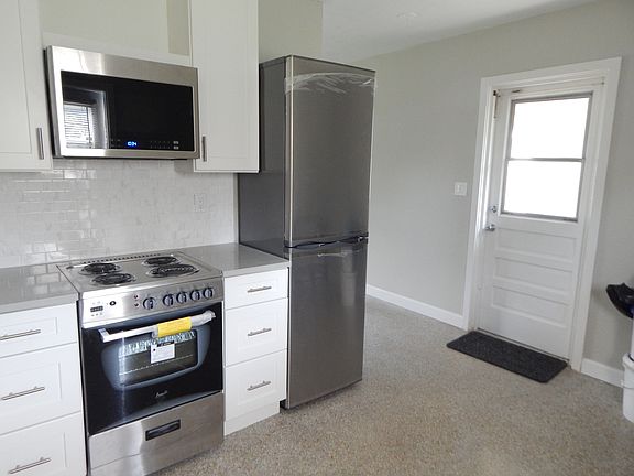 4th image of 1705 Park Ave