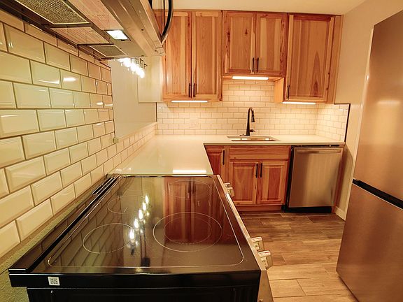 4th image of 326 N Main St #12