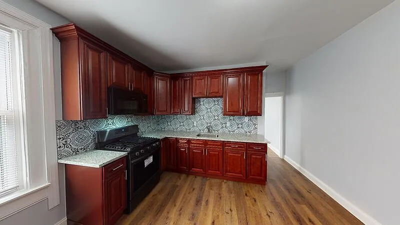 4 bed, 1.5 bath, 1596 sqft, $1,849 — Photo 3