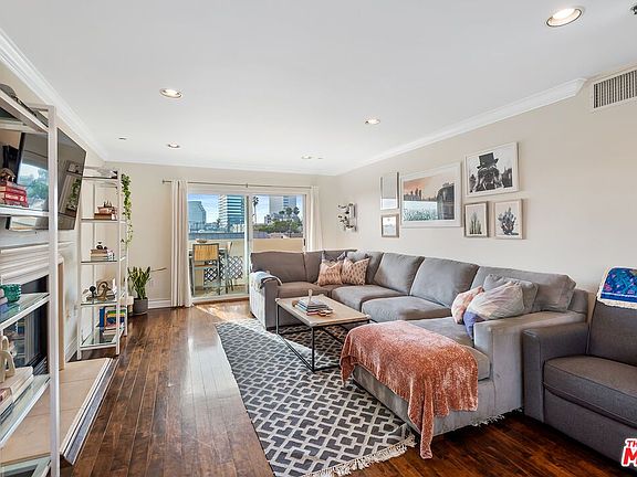 5th image of 1246 Armacost Ave APT 305