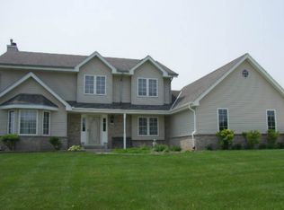 4445 W Hilltop Ln, Franklin, WI 53132