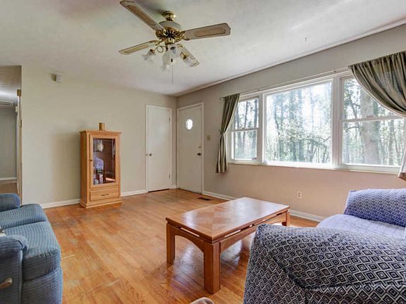 5th image of 2705 Smallwood Dr