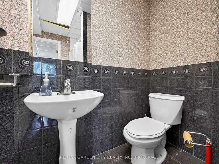 38 Cypress St #LOWER — Photo 11