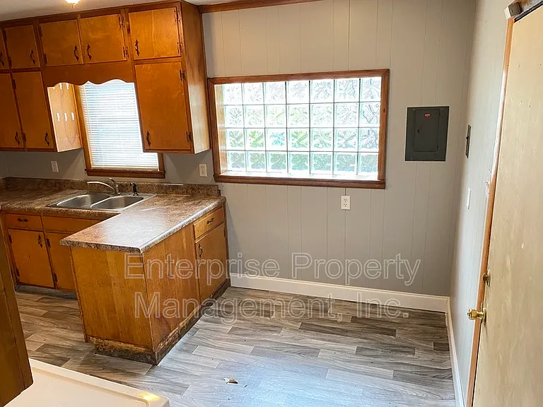 605 Houston St — Photo 13