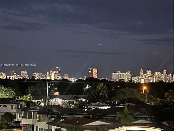 5th image of 1750 NE 191st St #5223