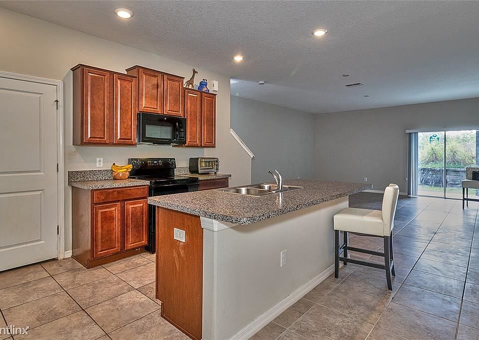 1st image of 10609R Lake Montauk Dr