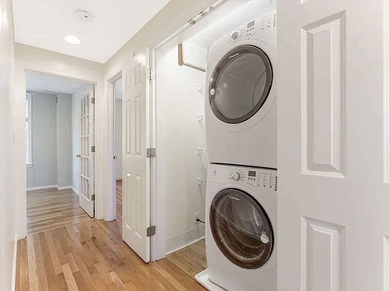 55 Chelsea St #55 — Photo 13