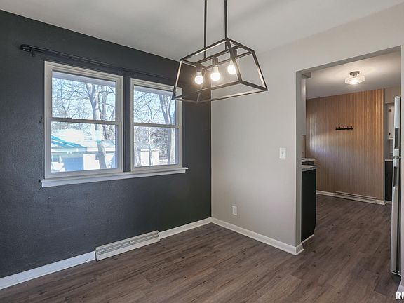 5th image of 214 W Muller Rd