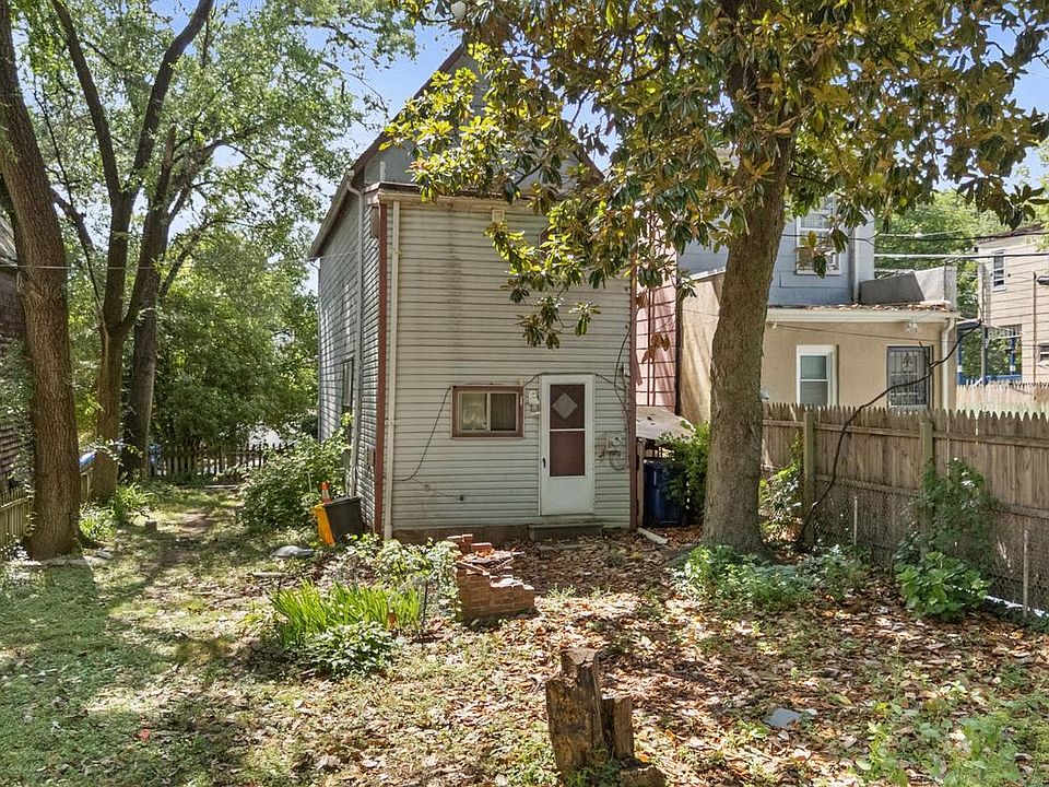 2nd image of 3407 Barclay St