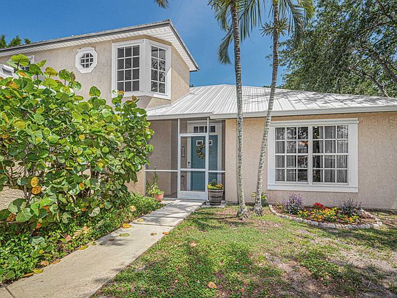 3rd image of 909 SW Jacqueline Avenue