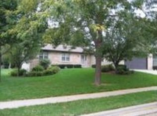 1016 Sundt Ln, Stoughton, WI 53589