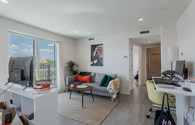 Rented by Bond New York | media 11