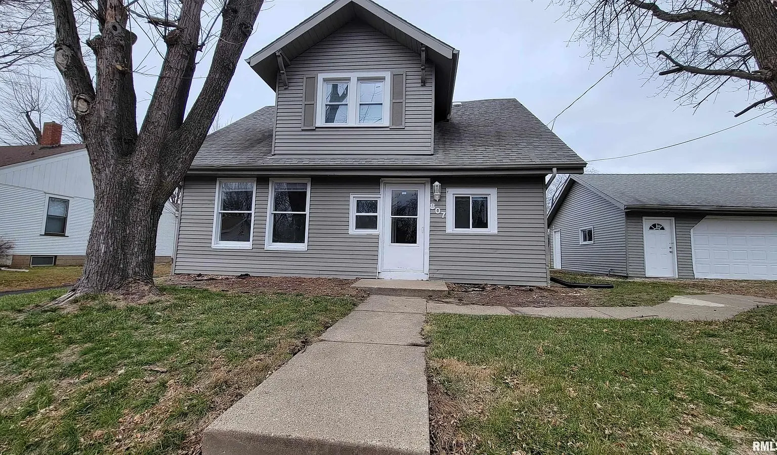 3 bed, 1.5 bath, 1677 sqft, $1,497 — Photo 1