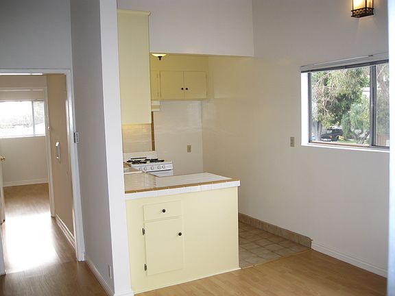 5th image of 676 Flower Ave Unit 5