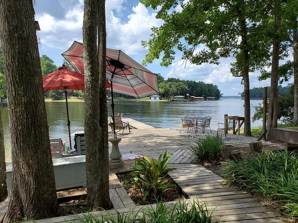 1st image of 570 Hickory Hill Dr