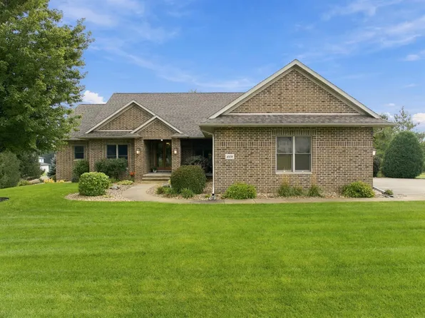 4558 William Dr, Waterloo, IA 50701