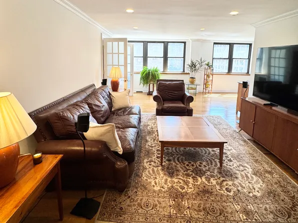 239 East 79th Street image 3 of 20