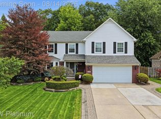 18051 Cedar Island Blvd, Romulus, MI 48174