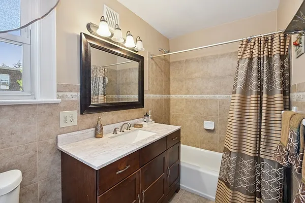 Sold by Douglas Elliman | media 16