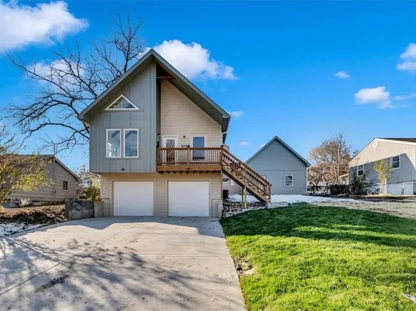 9216 Walnut St, Kansas City, MO 64114