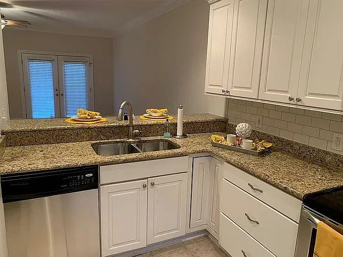 1405 Governors Ct — Photo 5