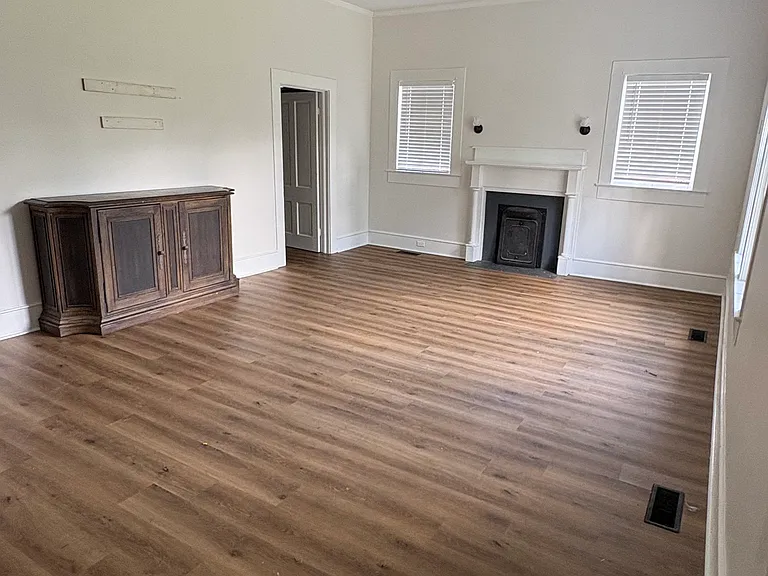 803 W Lafayette St — Photo 2