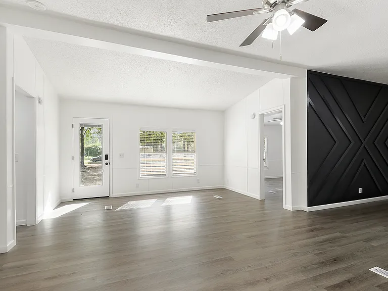 36375 Longleaf Dr — Photo 3