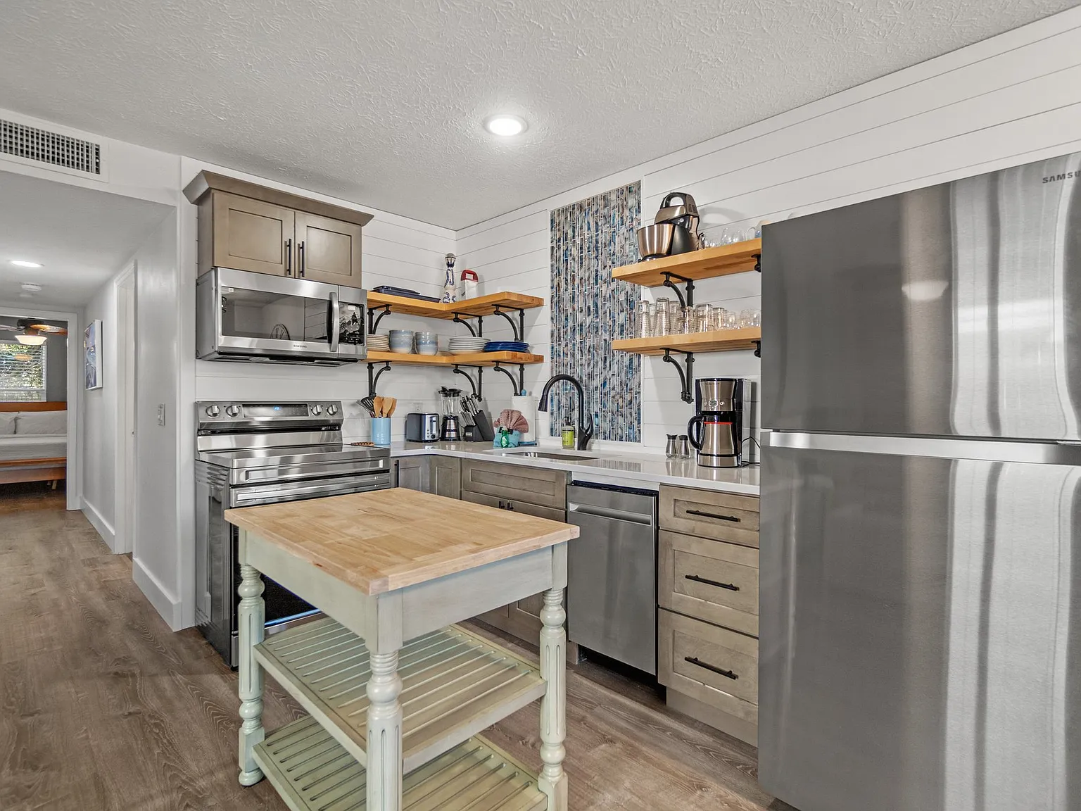 2 bed, 800 sqft, $1,785 — Photo 4