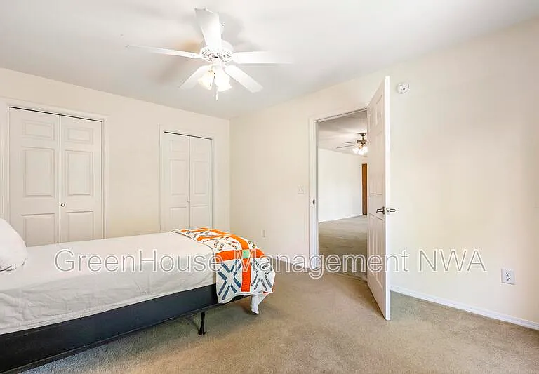 28 Latshaw Dr — Photo 29