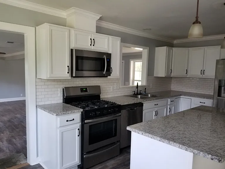 1259 W Bellewood Dr — Photo 4