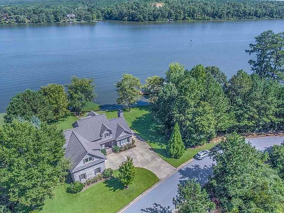 2nd image of 151 Harbour Dr