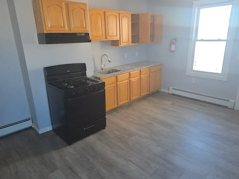 50 Rosa Parks Blvd #3 — Photo 1