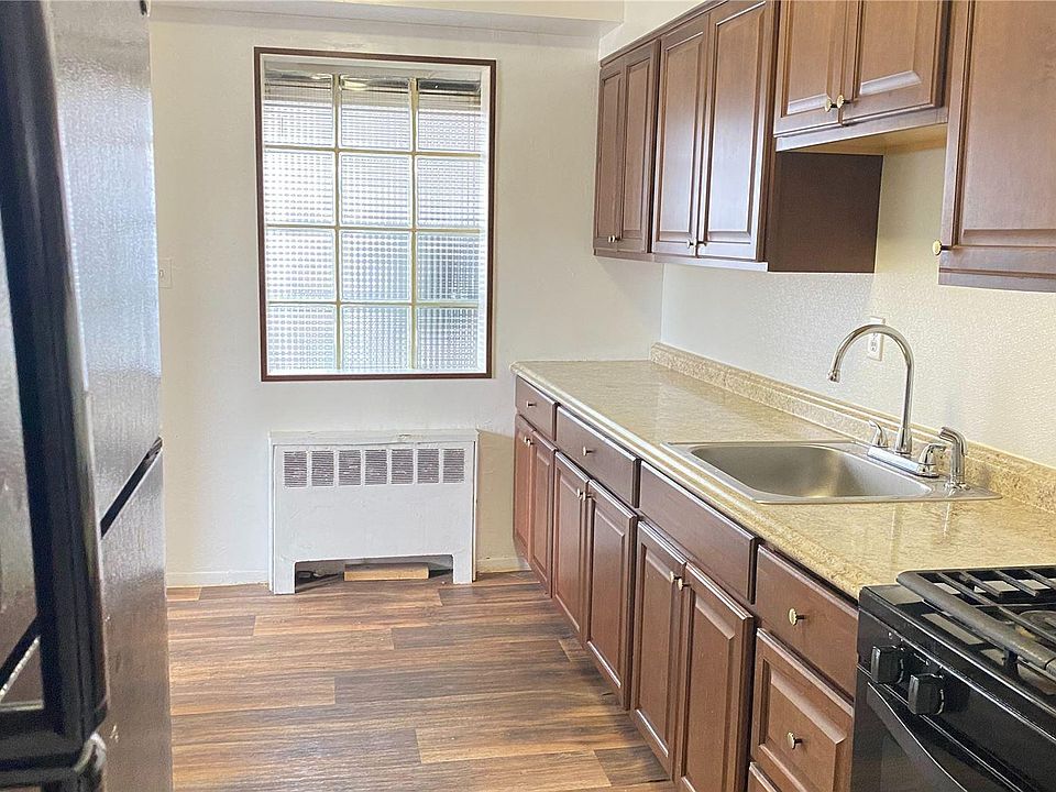 1st image of 80-0 167th St #1