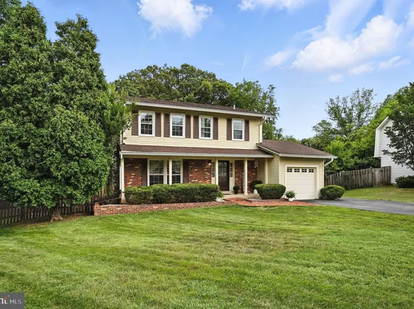 8953 Jasmine Ct, Manassas, VA 20110